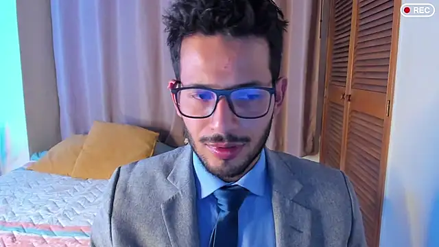 Nicholasrodrii online show from January 17, 2026, 11:30 pm