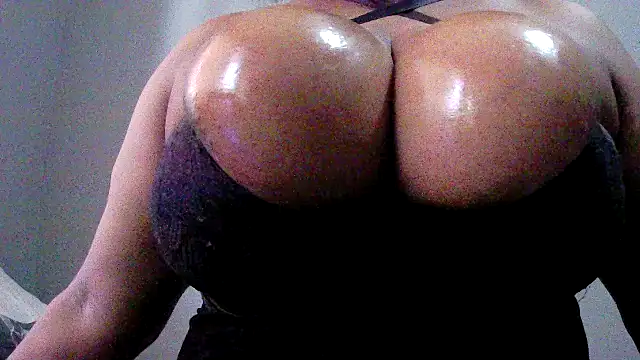 Snapshot of tripplexhoney101 chatting on February 7, 2026, 4:27 am tripplexhoney101 online show from February 7, 2026, 4:27 am