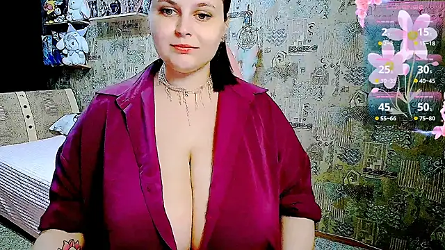 Snapshot of WhisperInTheDarkk chatting on July 28, 2026, 9:03 pm WhisperInTheDarkk online show from July 28, 2026, 9:03 pm