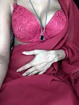 baby soni78690 online show from March 28, 2026, 4:06 pm