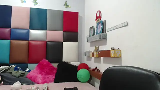 lily jamesx online show from January 24, 2025, 2:18 am