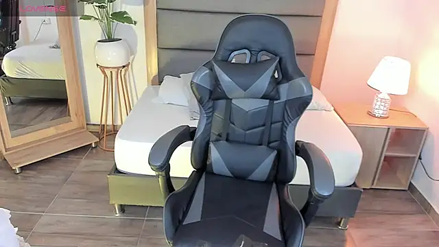 irantzu hank online show from February 13, 2025, 12:32 pm