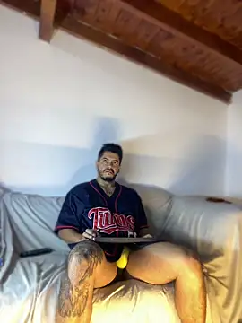 AndresSmith   online show from April 21, 2026, 10:43 am