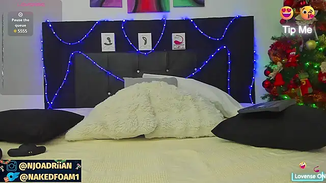 nakedfoam1 online show from December 8, 2024, 3:00 am