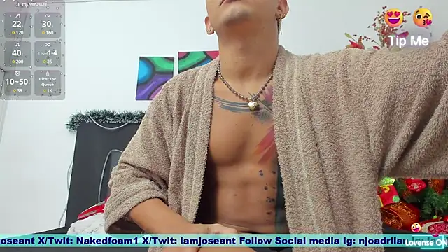 nakedfoam1 online show from December 28, 2024, 1:29 am