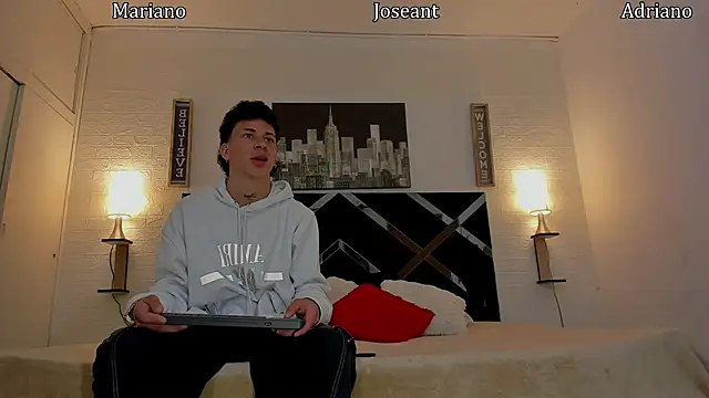 nakedfoam1 online show from September 9, 2025, 3:28 am