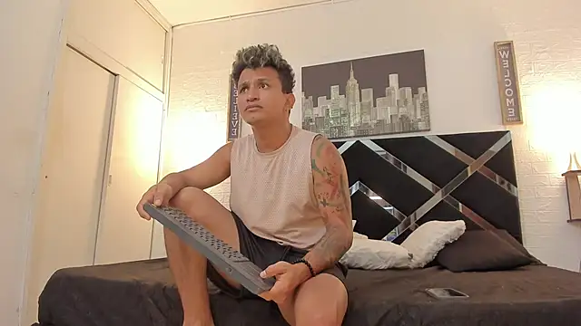 nakedfoam1 online show from September 23, 2025, 4:15 am