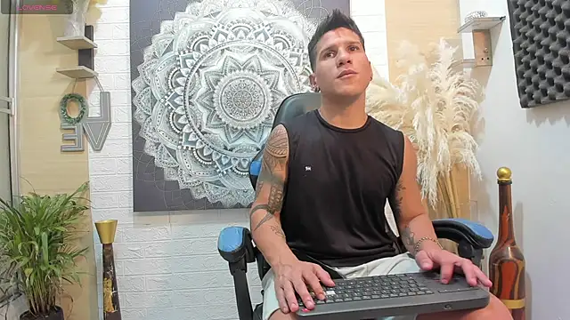 nakedfoam1 online show from January 19, 2026, 3:21 am