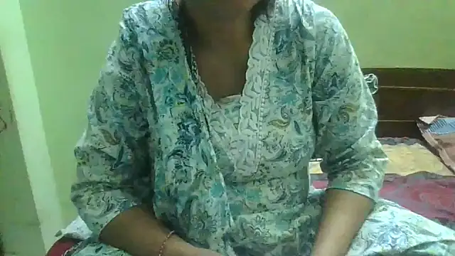 couplesuni online show from March 13, 2026, 9:27 am