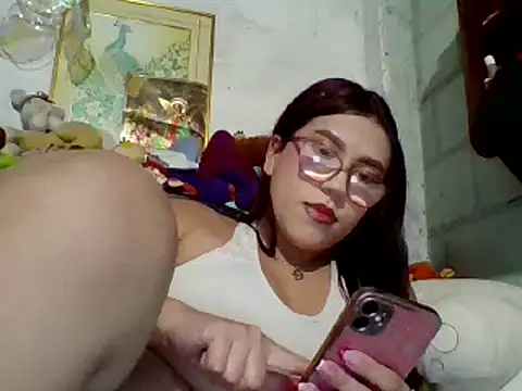 Snapshot of dafne19_ chatting on February 19, 2025, 3:50 am dafne19 online show from February 19, 2025, 3:50 am