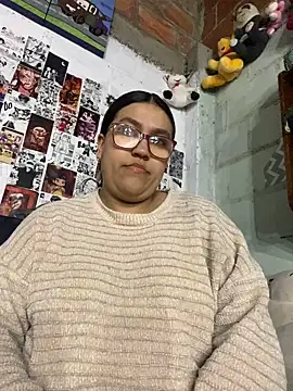 dafne19  online show from December 23, 2025, 4:54 am