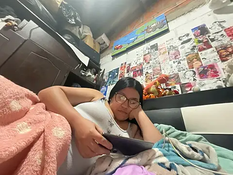 dafne19  online show from March 11, 2026, 2:50 am