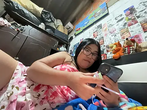 Snapshot of dafne19_ chatting on May 9, 2026, 4:17 am dafne19 online show from May 9, 2026, 4:17 am