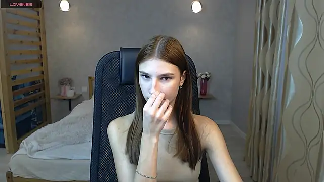 AnaHoney online show from October 2, 2025, 2:40 am