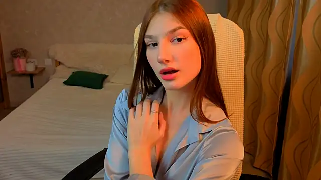 AnaHoney online show from November 9, 2025, 8:01 am