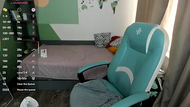 KellyStarlight online show from April 22, 2026, 11:12 am