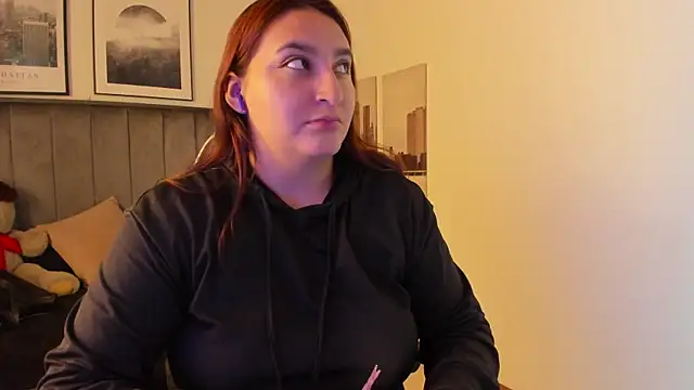 Alaia Cute online show from March 22, 2025, 2:27 am