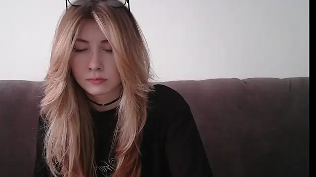 ErikaShyy online show from January 30, 2025, 7:29 am