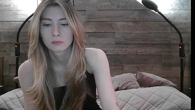 ErikaShyy online show from February 21, 2025, 7:23 am