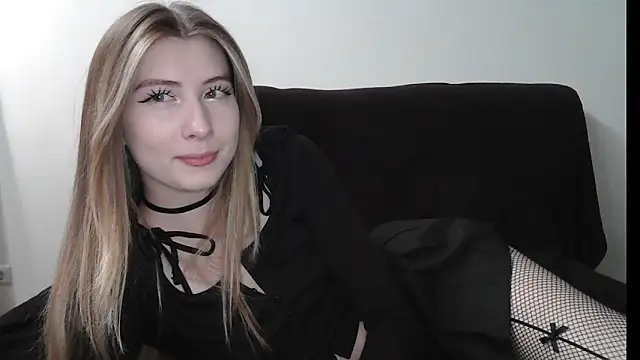 ErikaShyy online show from March 24, 2026, 11:26 am