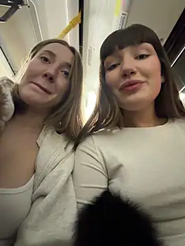 Snapshot of Sophie_Avory chatting on March 11, 2026, 5:19 pm Sophie Avory online show from March 11, 2026, 5:19 pm