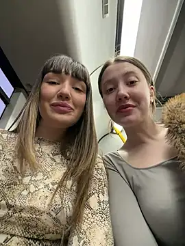 Sophie Avory online show from April 28, 2026, 5:51 pm