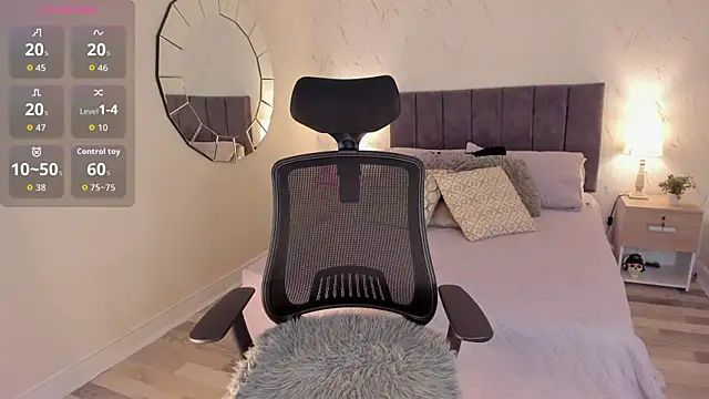 CyntiaAdams online show from November 6, 2025, 7:48 pm