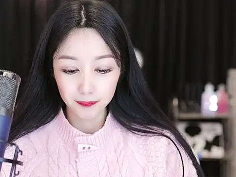 Nuyoah-77 online show from February 11, 2025, 4:13 pm