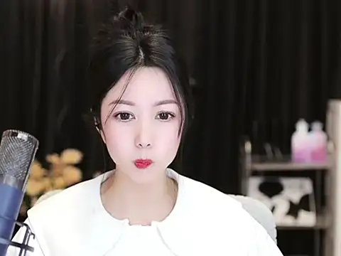 Nuyoah-77 online show from March 16, 2025, 7:06 pm