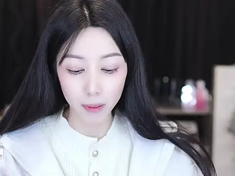 Nuyoah-77 online show from December 21, 2025, 1:51 pm