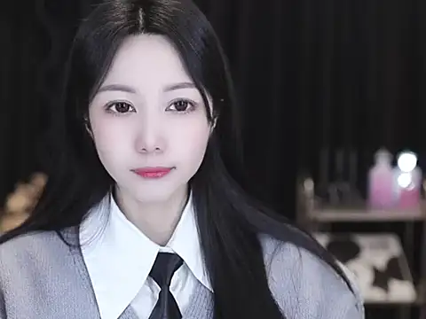 Nuyoah-77 online show from March 8, 2026, 7:45 am