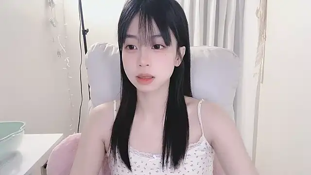 -Hottie online show from March 14, 2025, 4:51 pm