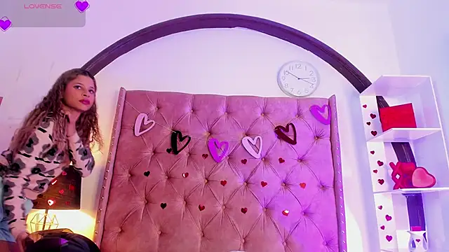 LadyAvalon online show from February 11, 2025, 7:48 pm