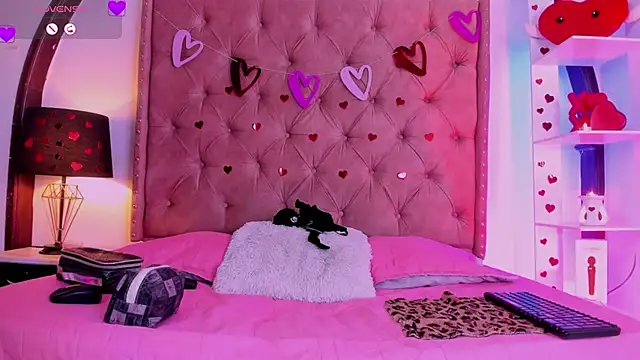 LadyAvalon online show from February 16, 2025, 7:38 pm