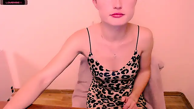 Felliciya online show from December 11, 2024, 1:28 pm