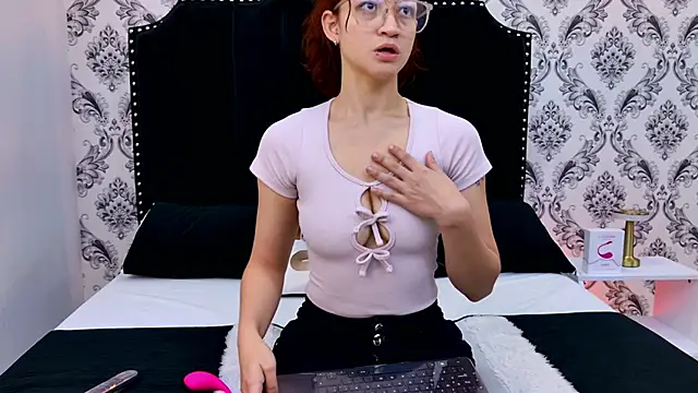 SaaraBrown online show from January 17, 2026, 12:21 pm