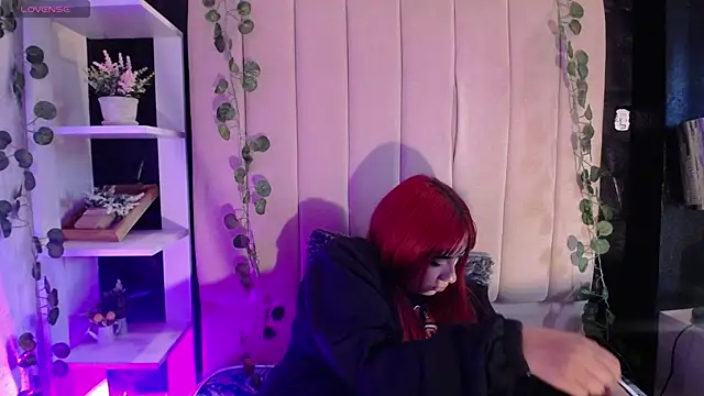 Mia Rinn online show from January 28, 2025, 4:30 pm