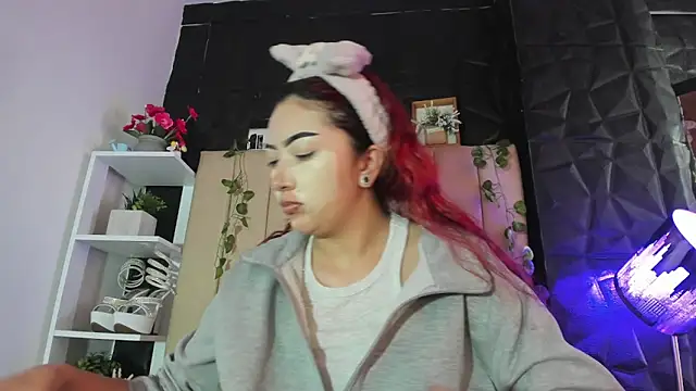 Mia Rinn online show from February 3, 2026, 1:38 pm