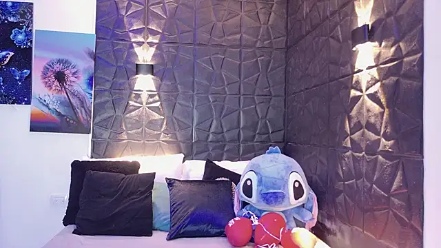 graceymilf666 online show from September 9, 2025, 11:32 am