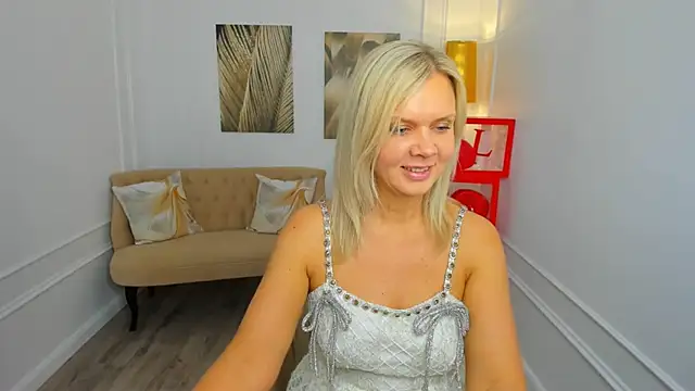 AgathaKlouin online show from February 23, 2026, 11:40 am