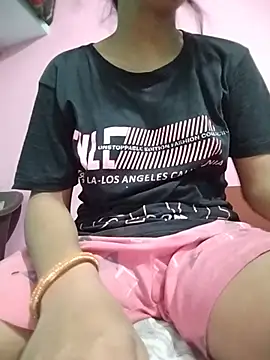 Snapshot of Hotty-Divya chatting on May 23, 2026, 3:01 am Hotty-Divya online show from May 23, 2026, 3:01 am