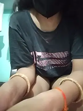 Snapshot of Hotty-Divya chatting on July 20, 2026, 2:48 am Hotty-Divya online show from July 20, 2026, 2:48 am