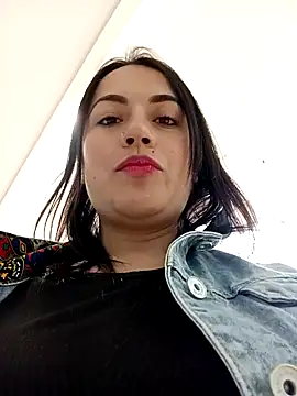 Lesly 10- online show from February 3, 2025, 8:35 pm