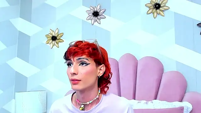 KylieMonnett online show from March 5, 2025, 10:44 am