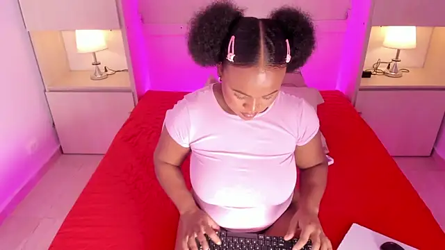 EmilyyStuart online show from March 31, 2026, 3:52 am