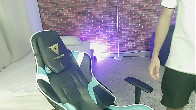 Snapshot of zacariasss_ chatting on September 9, 2025, 4:01 am zacariasss online show from September 9, 2025, 4:01 am