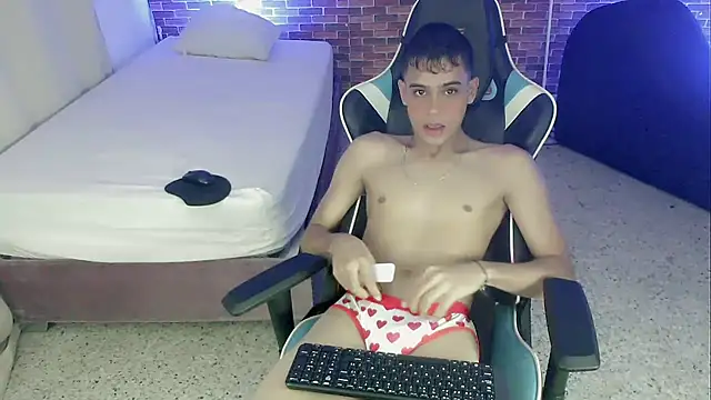 Snapshot of zacariasss_ chatting on September 13, 2025, 4:01 am zacariasss online show from September 13, 2025, 4:01 am