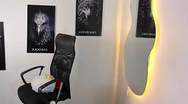 Andrew wolf7 online show from February 28, 2025, 2:31 am