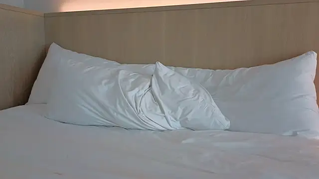 Snapshot of longislandprincess chatting on August 1, 2026, 2:27 pm longislandprincess online show from August 1, 2026, 2:27 pm