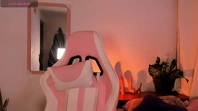 Snapshot of adriannyp_1 chatting on October 31, 2025, 2:45 am adriannyp 1 online show from October 31, 2025, 2:45 am